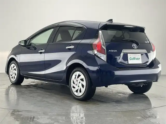 トヨタ アクア S スタイルブラック 愛知県 2016(平28)年 5.8万km ダークブルーマイカ 純正９型ナビ　シートヒーター　バックカメラ　禁煙車　フルセグＴＶ　Ｂｌｕｅｔｏｏｔｈ　ＥＴＣ　プッシュスタート　セーフティセンス　衝突軽減　車線逸脱　オートハイビーム　オートライト　純正フロアマット