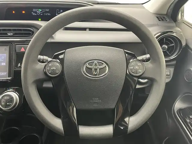 トヨタ アクア S スタイルブラック 愛知県 2016(平28)年 5.8万km ダークブルーマイカ 純正９型ナビ　シートヒーター　バックカメラ　禁煙車　フルセグＴＶ　Ｂｌｕｅｔｏｏｔｈ　ＥＴＣ　プッシュスタート　セーフティセンス　衝突軽減　車線逸脱　オートハイビーム　オートライト　純正フロアマット