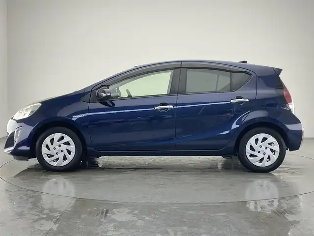 トヨタ アクア S スタイルブラック 愛知県 2016(平28)年 5.8万km ダークブルーマイカ 純正９型ナビ　シートヒーター　バックカメラ　禁煙車　フルセグＴＶ　Ｂｌｕｅｔｏｏｔｈ　ＥＴＣ　プッシュスタート　セーフティセンス　衝突軽減　車線逸脱　オートハイビーム　オートライト　純正フロアマット