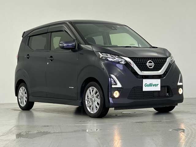 日産 デイズ ハイウェイスターX 愛知県 2020(令2)年 4.1万km プレミアムパープルP エマージェンシーブレーキ/・レーンキープアシスト/・クリアランスソナー/純正オーディオ/・CD/AM/FM/AUX/・アラウンドビューモニター/アイドリングストップ/革巻きステアリング/LEDヘッドライト/・オートライト/・フォグランプ/・ヘッドライトレベライザー/プッシュスタート/・スマートキー/・スペアキー/社外フロアマット/ドアバイザー/電動格納ミラー