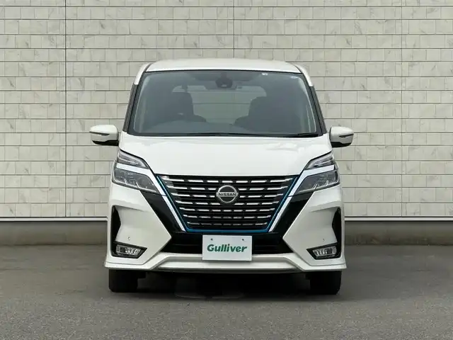 日産 セレナ e－パワー ハイウェイスター V 福岡県 2022(令4)年 2.4万km ブリリアントホワイトパール 純正10型SDナビ(フルセグTV/CD/DVD/BT)バックモニタープロパイロットエマージェンシーブレーキコーナーセンサーBSM両側パワスラドラレコETCUSBポート純正LEDヘッドライト純正フロアマット純正15インチアルミホイール