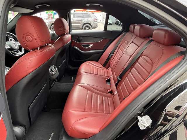 メルセデス・ベンツ Ｃ２００ アバンギャルド AMGライン 大阪府 2015(平27)年 7万km オブシディアンブラック 純正8インチHDDナビ/（フルセグTV/BT/MSV）/バックカメラ/クルーズコントロール/パドルシフト/レーンキープアシスト/ブラインドスポットモニター/前後コーナーセンサー/赤レザーシート/前席シートヒーター/前席パワーシート/メモリシート/純正18インチAW/ETC/保証書/取扱説明書/スペアキー　有