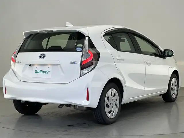 トヨタ アクア L 愛知県 2019(令1)年 3.7万km スーパーホワイトⅡ 社外ＳＤメモリナビ　ラジオ　Ｂｌｕｅｔｏｏｔｈ　バックカメラ　キーレス　ＥＴＣ　社外ドライブレコーダー　電動格納ミラー　社外フロアマット　ドアバイザー　オートエアコン　ヘッドライトレベライザー　禁煙車