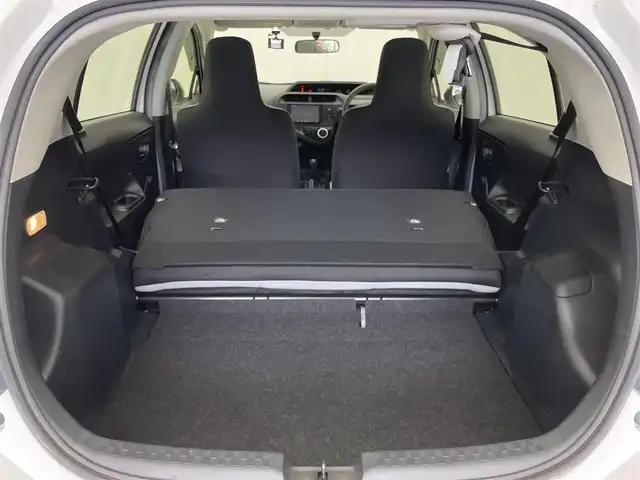 トヨタ アクア L 愛知県 2019(令1)年 3.7万km スーパーホワイトⅡ 社外ＳＤメモリナビ　ラジオ　Ｂｌｕｅｔｏｏｔｈ　バックカメラ　キーレス　ＥＴＣ　社外ドライブレコーダー　電動格納ミラー　社外フロアマット　ドアバイザー　オートエアコン　ヘッドライトレベライザー　禁煙車
