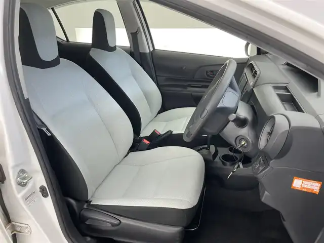 トヨタ アクア L 愛知県 2019(令1)年 3.7万km スーパーホワイトⅡ 社外ＳＤメモリナビ　ラジオ　Ｂｌｕｅｔｏｏｔｈ　バックカメラ　キーレス　ＥＴＣ　社外ドライブレコーダー　電動格納ミラー　社外フロアマット　ドアバイザー　オートエアコン　ヘッドライトレベライザー　禁煙車