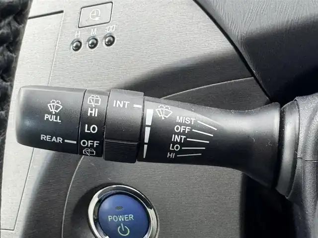 トヨタ プリウス ＰＨＶ S 愛知県 2013(平25)年 6.1万km ホワイトパールクリスタルシャイン 純正ナビ/（フルセグ/BT/CD/DVD）/バックカメラ/前席シートヒーター/ステアリングヒーター/フルフラットシート/１００Ｖ電源/ＥＴＣ/純正AW/オートライト/スマートキー/プッシュスタート