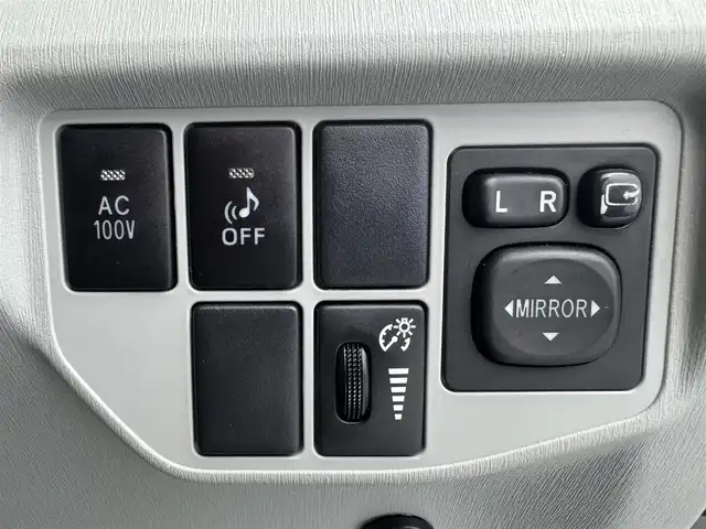 トヨタ プリウス ＰＨＶ S 愛知県 2013(平25)年 6.1万km ホワイトパールクリスタルシャイン 純正ナビ/（フルセグ/BT/CD/DVD）/バックカメラ/前席シートヒーター/ステアリングヒーター/フルフラットシート/１００Ｖ電源/ＥＴＣ/純正AW/オートライト/スマートキー/プッシュスタート