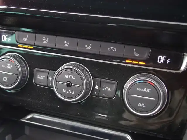 フォルクスワーゲン パサート TDI エレガンスライン 埼玉県 2019(平31)年 3.3万km 黒 ブラックハーフレザーシート /アダプティブクルーズコントロール /CarPlay/Android Auto /パークセンサ /バックカメラ /Discover Pro /ビルトインETC /ドラレコ /フルセグTV /前席シートヒーター