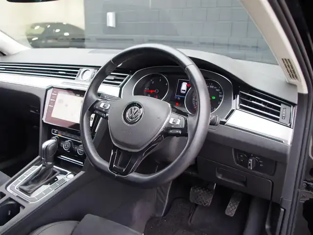 フォルクスワーゲン パサート TDI エレガンスライン 埼玉県 2019(平31)年 3.3万km 黒 ブラックハーフレザーシート /アダプティブクルーズコントロール /CarPlay/Android Auto /パークセンサ /バックカメラ /Discover Pro /ビルトインETC /ドラレコ /フルセグTV /前席シートヒーター