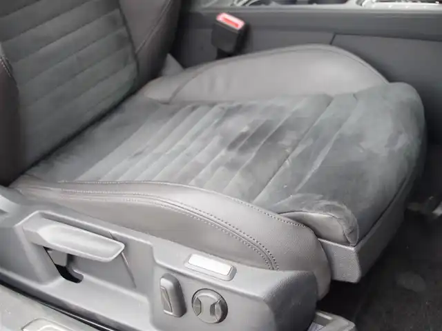 フォルクスワーゲン パサート TDI エレガンスライン 埼玉県 2019(平31)年 3.3万km 黒 ブラックハーフレザーシート /アダプティブクルーズコントロール /CarPlay/Android Auto /パークセンサ /バックカメラ /Discover Pro /ビルトインETC /ドラレコ /フルセグTV /前席シートヒーター