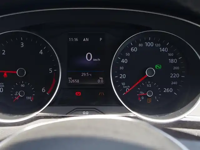フォルクスワーゲン パサート TDI エレガンスライン 埼玉県 2019(平31)年 3.3万km 黒 ブラックハーフレザーシート /アダプティブクルーズコントロール /CarPlay/Android Auto /パークセンサ /バックカメラ /Discover Pro /ビルトインETC /ドラレコ /フルセグTV /前席シートヒーター