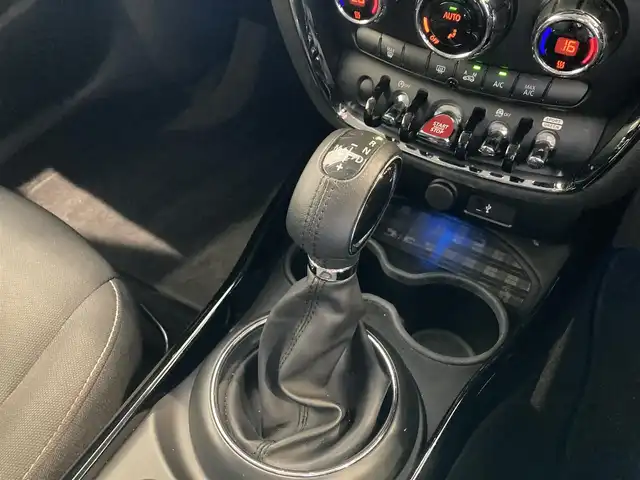 ＭＩＮＩ ミニ クラブマン クーパーD 熊本県 2019(令1)年 6.6万km ミッドナイト・ブラック・メタリック ・スマートキー/・プッシュスタート/・インテリジェントセーフティ/・クルーズコントロール(追従式)/・純正HDDナビ/　【Bluetooth・USB・MSV】/・バックカメラ/・ETC/・ドライブレコーダー(前後録画)/・LEDヘッドランプ/・LEDフォグランプ/・純正マット