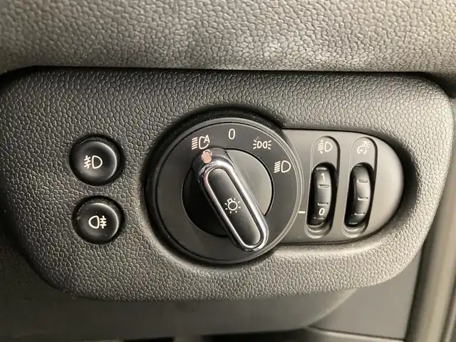 ＭＩＮＩ ミニ クラブマン クーパーD 熊本県 2019(令1)年 6.6万km ミッドナイト・ブラック・メタリック ・スマートキー/・プッシュスタート/・インテリジェントセーフティ/・クルーズコントロール(追従式)/・純正HDDナビ/　【Bluetooth・USB・MSV】/・バックカメラ/・ETC/・ドライブレコーダー(前後録画)/・LEDヘッドランプ/・LEDフォグランプ/・純正マット
