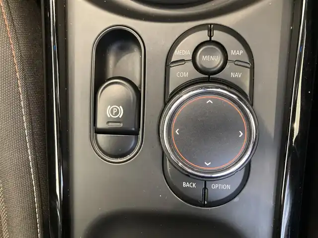 ＭＩＮＩ ミニ クラブマン クーパーD 熊本県 2019(令1)年 6.6万km ミッドナイト・ブラック・メタリック ・スマートキー/・プッシュスタート/・インテリジェントセーフティ/・クルーズコントロール(追従式)/・純正HDDナビ/　【Bluetooth・USB・MSV】/・バックカメラ/・ETC/・ドライブレコーダー(前後録画)/・LEDヘッドランプ/・LEDフォグランプ/・純正マット