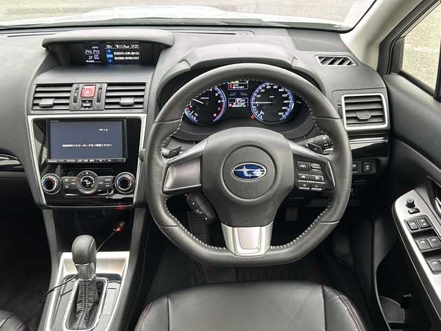 スバル レヴォーグ 1．6GT アイサイト 山形県 2014(平26)年 8.1万km アイスシルバーメタリック 4WD/衝突被害軽減システム/純正ナビ/（Bluetooth/CD/DVD)/レーダークルーズコントロール/電動パーキングブレーキ/アイサイト/ステアリングスイッチ/DN席パワーシート/パドルシフト/フォグランプ/ヒルコントロールアシスト/電動格納ミラー/ウィンカーミラー/ビルトインETC/革ステアリング/革調シートカバー/スペアキー/スマートキー
