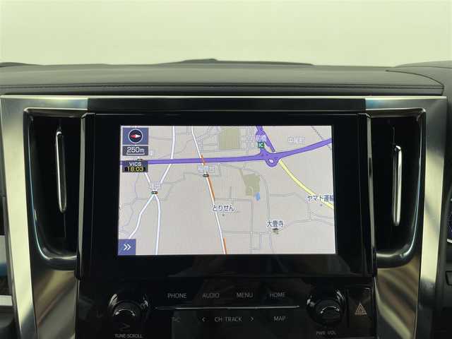 トヨタ アルファードハイブリット S タイプゴールド 群馬県 2021(令3)年 0.5万km ホワイトパールクリスタルシャイン 純正9インチディスプレイオーディオ/・AM/FM/USB/Bluetooth/Miracast/純正フリップダウンモニター/トヨタセーフティセンス/・プリクラッシュセーフティシステム/・レーントレーシングアシスト/・アダプティブハイビームシステム/・レーダークルーズコントロール(全車速追従機能付)/・ロードサインアシスト/バックカメラ/パワーバックドア/両側パワースライドドア/プッシュスタート/スマートキー