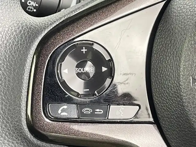 ホンダ Ｎ ＢＯＸ カスタム G L ホンダセンシング 千葉県 2020(令2)年 1.8万km プラチナホワイトパール Gathers純正ナビ/フルセグTV　Bluetooth　CD　DVD/バックカメラ/ビルトインETC/ホンダセンシング/・衝突軽減ブレーキ/・誤発進抑制機能/・先行車発進お知らせ機能/・アダプティブクルーズコントロール/リアコーナーセンサー/オートリトラミラー/オートライト/片側パワースライドドア/前席シートヒーター/純正アルミホイール/ステアリングスイッチ/リアサンバイザー/電動格納ミラー/スマートキー/プッシュスタート