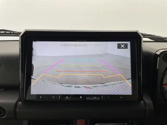 スズキ ジムニー シエラ JC 群馬県 2022(令4)年 2.5万km ピュアホワイトP 4WD/5速MT/社外9インチSDナビ/フルセグTV/CD/DVD/BT/USB/AUX/SD/バックカメラ/デュアルセンサーブレーキサポート/誤発進抑制機能/車線逸脱警報/標識認識機能/ふらつき警報機能/先行車発進お知らせ機能/オートマチックハイビーム/ヘッドライトウォッシャー/前席シートヒーター/ETC/革巻きステアリング/ステアリングスイッチ/LEDヘッドライト/プッシュスタート/スマートキー