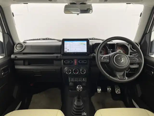 スズキ ジムニー シエラ JC 群馬県 2022(令4)年 2.5万km ピュアホワイトP 4WD/5速MT/社外9インチSDナビ/フルセグTV/CD/DVD/BT/USB/AUX/SD/バックカメラ/デュアルセンサーブレーキサポート/誤発進抑制機能/車線逸脱警報/標識認識機能/ふらつき警報機能/先行車発進お知らせ機能/オートマチックハイビーム/ヘッドライトウォッシャー/前席シートヒーター/ETC/革巻きステアリング/ステアリングスイッチ/LEDヘッドライト/プッシュスタート/スマートキー