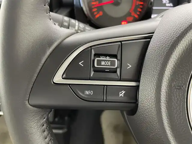 スズキ ジムニー シエラ JC 群馬県 2022(令4)年 2.5万km ピュアホワイトP 4WD/5速MT/社外9インチSDナビ/フルセグTV/CD/DVD/BT/USB/AUX/SD/バックカメラ/デュアルセンサーブレーキサポート/誤発進抑制機能/車線逸脱警報/標識認識機能/ふらつき警報機能/先行車発進お知らせ機能/オートマチックハイビーム/ヘッドライトウォッシャー/前席シートヒーター/ETC/革巻きステアリング/ステアリングスイッチ/LEDヘッドライト/プッシュスタート/スマートキー