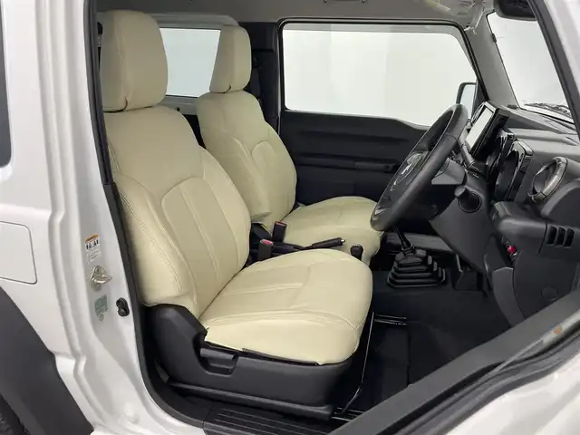 スズキ ジムニー シエラ JC 群馬県 2022(令4)年 2.5万km ピュアホワイトP 4WD/5速MT/社外9インチSDナビ/フルセグTV/CD/DVD/BT/USB/AUX/SD/バックカメラ/デュアルセンサーブレーキサポート/誤発進抑制機能/車線逸脱警報/標識認識機能/ふらつき警報機能/先行車発進お知らせ機能/オートマチックハイビーム/ヘッドライトウォッシャー/前席シートヒーター/ETC/革巻きステアリング/ステアリングスイッチ/LEDヘッドライト/プッシュスタート/スマートキー