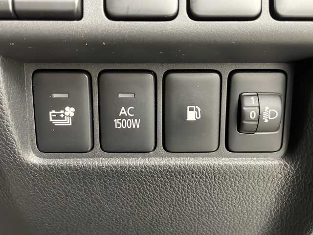 三菱 エクリプス クロス ＰＨＥＶ P 道央・札幌 2021(令3)年 3.1万km ホワイトダイヤモンド ・４WD/PHEV/・電動パノラマサンルーフ/・スポイラーパッケージOP/・スタイリングパッケージOP/・衝突被害軽減ブレーキシステム/・レーダークルーズコントロール/・オートマチックハイビーム[AHB]/・純正ディスプレイオーディオ/・Bluetooth.APPS.フルセグ/・全方位カメラ/バックカメラ/・レザーシート/パワーシート/・全席シートヒーター/・AC100V1500W/・コーナーセンサー/・パドルシフト/ステアリングヒーター/・充電コード