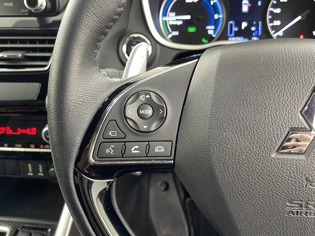 三菱 エクリプス クロス ＰＨＥＶ P 道央・札幌 2021(令3)年 3.1万km ホワイトダイヤモンド ・４WD/PHEV/・電動パノラマサンルーフ/・スポイラーパッケージOP/・スタイリングパッケージOP/・衝突被害軽減ブレーキシステム/・レーダークルーズコントロール/・オートマチックハイビーム[AHB]/・純正ディスプレイオーディオ/・Bluetooth.APPS.フルセグ/・全方位カメラ/バックカメラ/・レザーシート/パワーシート/・全席シートヒーター/・AC100V1500W/・コーナーセンサー/・パドルシフト/ステアリングヒーター/・充電コード