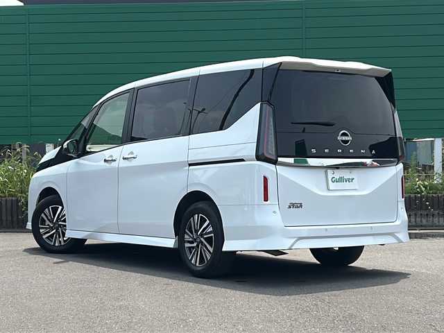 日産 セレナ ハイウェイスター V Vセレクション 茨城県 2024(令6)年 1.4万km プリズムホワイト プロパイロット/純正9インチメーカーナビ/AM/FM/BT/HDMI/アラウンドビューモニター/バックカメラ/前後コーナーセンサー/横滑り防止装置/衝突被害軽減システム/盗難防止装置/レーンキープアシスト/両側パワースライドドア/LEDオートライト/追従機能付きクルーズコントロール/パドルシフト/ステアリングリモコン/パドルシフト/アイドリングストップ/USBポート/スマートキー/プッシュスタート/ETC/禁煙車