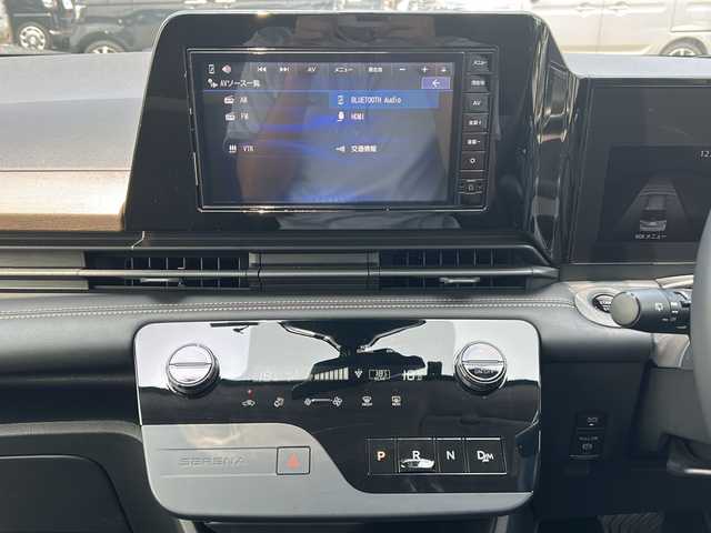 日産 セレナ ハイウェイスター V Vセレクション 茨城県 2024(令6)年 1.4万km プリズムホワイト プロパイロット/純正9インチメーカーナビ/AM/FM/BT/HDMI/アラウンドビューモニター/バックカメラ/前後コーナーセンサー/横滑り防止装置/衝突被害軽減システム/盗難防止装置/レーンキープアシスト/両側パワースライドドア/LEDオートライト/追従機能付きクルーズコントロール/パドルシフト/ステアリングリモコン/パドルシフト/アイドリングストップ/USBポート/スマートキー/プッシュスタート/ETC/禁煙車