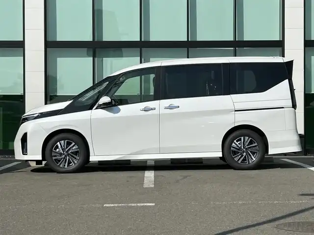 日産 セレナ e－パワー ハイウェイスター V 和歌山県 2025(令7)年 0.1千km プリズムホワイト 純正12.3インチナビ/全方位カメラ/フルセグTV/BT/HDMI/衝突被害軽減ブレーキ/レーンキープアシスト/レーダークルーズコントロール/前後コーナーセンサー/オートライト/ブラインドスポットモニター/レーンキープアシスト/ビルトインETC2.0/前後ドラレコ/両側パワスラ/ハンズフリーオートスライド/置くだけ充電器/デジタルインナーミラー/LEDヘッドライト/フォグランプ/ステアリングリモコン/オートホールド