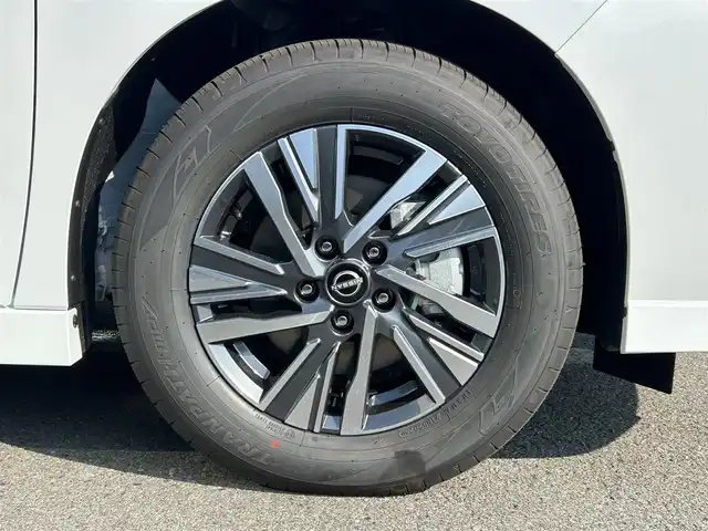 日産 セレナ e－パワー ハイウェイスター V 和歌山県 2025(令7)年 0.1千km プリズムホワイト 純正12.3インチナビ/全方位カメラ/フルセグTV/BT/HDMI/衝突被害軽減ブレーキ/レーンキープアシスト/レーダークルーズコントロール/前後コーナーセンサー/オートライト/ブラインドスポットモニター/レーンキープアシスト/ビルトインETC2.0/前後ドラレコ/両側パワスラ/ハンズフリーオートスライド/置くだけ充電器/デジタルインナーミラー/LEDヘッドライト/フォグランプ/ステアリングリモコン/オートホールド