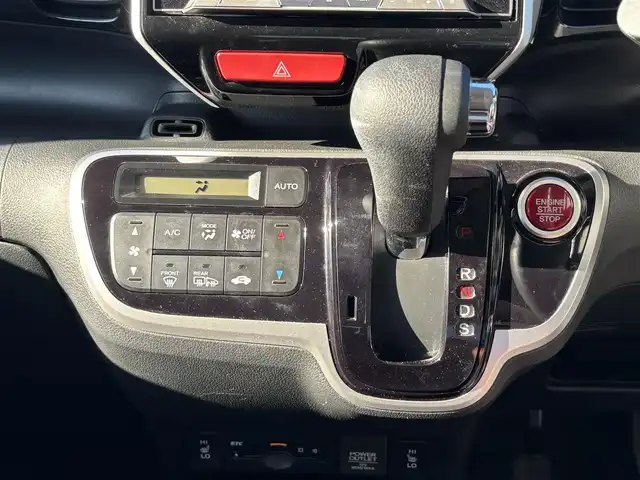 ホンダ Ｎ ＢＯＸ カスタム ターボ SSパッケージ 大分県 2016(平28)年 6.9万km プレミアムディープロッソパール ・パイオニア製8インチナビ/・フルセグ/・バックカメラ/・純正ビルトインETC/・ステアリングスイッチ/・両側パワースライドドア/・シティブレーキアクティブシステム(衝突軽減)/・パーキングセンサー/・オートリトラクタブルミラー/・HIDヘッドライト/・LEDフォグライト/・純正15インチAW/・ハーフレザーシート/・純正フロアマット/・スペアキーx1