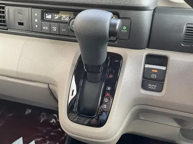 ホンダ Ｎ ＢＯＸ JOY 道北・旭川 2025(令7)年 0.1万km ベージュⅡ ワンオーナー/Honda SENSING/Honda CONNECT for Gathers＋ナビ装着用スペシャルパッケージ/左側パワースライドドア/運転席＆助手席シートヒーター/チェック柄撥水ファブリック(フロント・リアシート/リアシート背面/荷室スライドボード)/フロアアンダーボックス/LEDヘッドライト