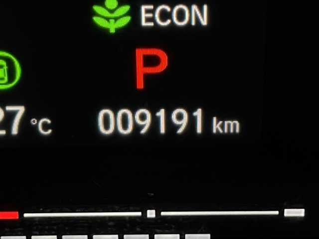 ホンダ ヴェゼル ハイブリッド e:HEV Z 秋田県 2024(令6)年 1万km サンドカーキパール ４WD/純正ディスプレイオーディオ /バックカメラ　/純正AW /LEDヘッドライト　/ハーフレザーシート /ステアリングヒーター　/クルーズコントロール/スマートキー/ステアリングリモコン　/パドルシフト　/前席シートヒーター　/ETC /前後ドライブレコーダー/ヒルディセントコントロール/ホンダECON/自動パーキングブレーキ/ブレーキホールド/革巻きステアリング/電格ミラー/オートライト/クリアランスソナー /フロントワイパーデアイサー /横滑り防止装置/コーナーセンサー /フォグライト /純正フロアマット/ハーフレザーシート /USBポート/ウィンカーミラー /サイドバイザー /純正AW