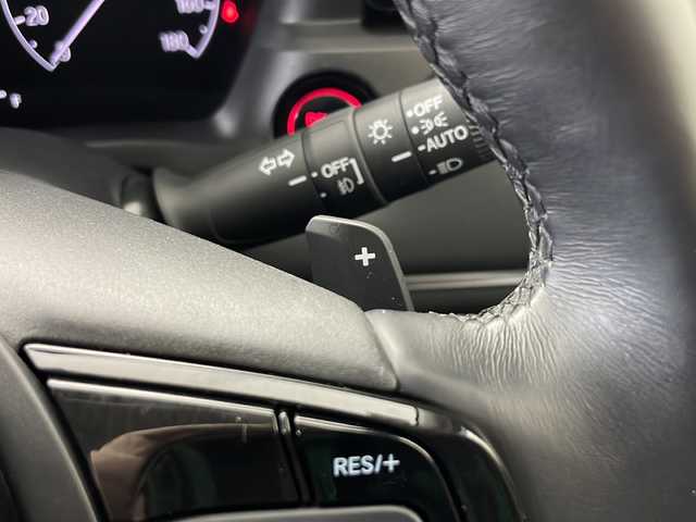 ホンダ ヴェゼル ハイブリッド e:HEV Z 秋田県 2024(令6)年 1万km サンドカーキパール ４WD/純正ディスプレイオーディオ /バックカメラ　/純正AW /LEDヘッドライト　/ハーフレザーシート /ステアリングヒーター　/クルーズコントロール/スマートキー/ステアリングリモコン　/パドルシフト　/前席シートヒーター　/ETC /前後ドライブレコーダー/ヒルディセントコントロール/ホンダECON/自動パーキングブレーキ/ブレーキホールド/革巻きステアリング/電格ミラー/オートライト/クリアランスソナー /フロントワイパーデアイサー /横滑り防止装置/コーナーセンサー /フォグライト /純正フロアマット/ハーフレザーシート /USBポート/ウィンカーミラー /サイドバイザー /純正AW