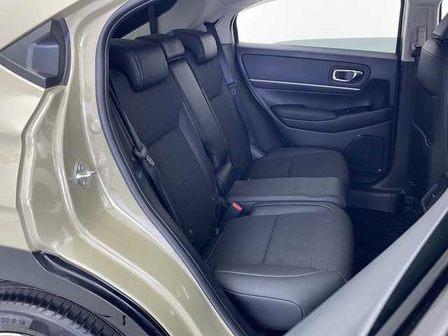 ホンダ ヴェゼル ハイブリッド e:HEV Z 秋田県 2024(令6)年 1万km サンドカーキパール ４WD/純正ディスプレイオーディオ /バックカメラ　/純正AW /LEDヘッドライト　/ハーフレザーシート /ステアリングヒーター　/クルーズコントロール/スマートキー/ステアリングリモコン　/パドルシフト　/前席シートヒーター　/ETC /前後ドライブレコーダー/ヒルディセントコントロール/ホンダECON/自動パーキングブレーキ/ブレーキホールド/革巻きステアリング/電格ミラー/オートライト/クリアランスソナー /フロントワイパーデアイサー /横滑り防止装置/コーナーセンサー /フォグライト /純正フロアマット/ハーフレザーシート /USBポート/ウィンカーミラー /サイドバイザー /純正AW