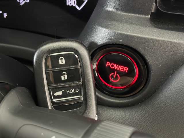 ホンダ ヴェゼル ハイブリッド e:HEV Z 秋田県 2024(令6)年 1万km サンドカーキパール ４WD/純正ディスプレイオーディオ /バックカメラ　/純正AW /LEDヘッドライト　/ハーフレザーシート /ステアリングヒーター　/クルーズコントロール/スマートキー/ステアリングリモコン　/パドルシフト　/前席シートヒーター　/ETC /前後ドライブレコーダー/ヒルディセントコントロール/ホンダECON/自動パーキングブレーキ/ブレーキホールド/革巻きステアリング/電格ミラー/オートライト/クリアランスソナー /フロントワイパーデアイサー /横滑り防止装置/コーナーセンサー /フォグライト /純正フロアマット/ハーフレザーシート /USBポート/ウィンカーミラー /サイドバイザー /純正AW