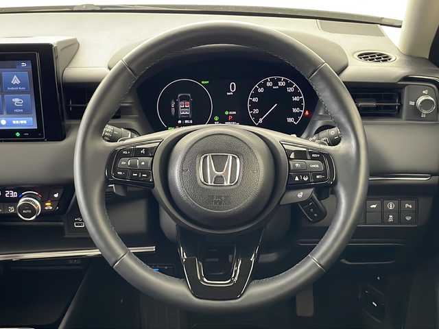 ホンダ ヴェゼル ハイブリッド e:HEV Z 秋田県 2024(令6)年 1万km サンドカーキパール ４WD/純正ディスプレイオーディオ /バックカメラ　/純正AW /LEDヘッドライト　/ハーフレザーシート /ステアリングヒーター　/クルーズコントロール/スマートキー/ステアリングリモコン　/パドルシフト　/前席シートヒーター　/ETC /前後ドライブレコーダー/ヒルディセントコントロール/ホンダECON/自動パーキングブレーキ/ブレーキホールド/革巻きステアリング/電格ミラー/オートライト/クリアランスソナー /フロントワイパーデアイサー /横滑り防止装置/コーナーセンサー /フォグライト /純正フロアマット/ハーフレザーシート /USBポート/ウィンカーミラー /サイドバイザー /純正AW