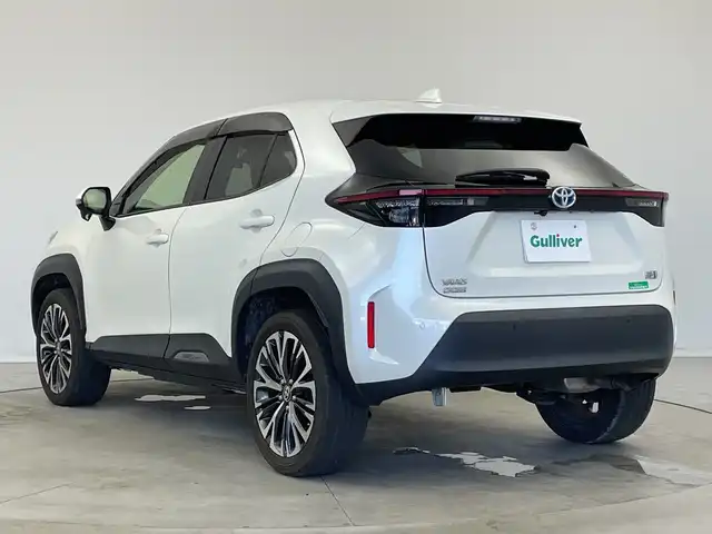 トヨタ ヤリスクロス ハイブリッド Z 新潟県 2021(令3)年 5.5万km ホワイトパールクリスタルシャイン メーカー純正ディスプレイオーディオ/ナビキット/(Fm.AM.Bluetooth.ミラキャスト)/バックカメラ/トヨタセーフティセンス/・プリクラッシュセーフティ/・レーンキープアシスト/・レーダークルーズコントロール/・オートマチックハイビーム/革巻きステアリング/ステアリングリモコン/LEDオートライト/電動格納ウィンカーミラー/前後ドライブレコーダー/電子制御パーキングブレーキ/ブレーキホールド/プッシュスタート/スマートキー×2/純正フロアマット