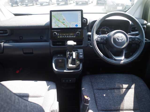 トヨタ シエンタ Z 千葉県 2022(令4)年 0.7万km アーバンカーキ Toyota Safety Sense/・プリクラッシュセーフティ/・レーンディパーチャーアラート/・オートハイビーム/・レーダークルーズコントロール/・ブラインドスポットモニター/・RCTA（リヤクロストラフィックアラート）/両側パワースライドドア/10.5インチ純正コネクティッドナビ/地デジTV/【Bluetooth接続】/パノラミックビューモニター/前席シートヒーター/革巻きステアリング/ステアリングヒーター/ステアリングスイッチ/ETC（2.0）/LEDヘッドライト/ウインカーミラー/クリアランスソナー/純正15インチアルミホイル/サイド/カーテンエアバッグ/スマートキー