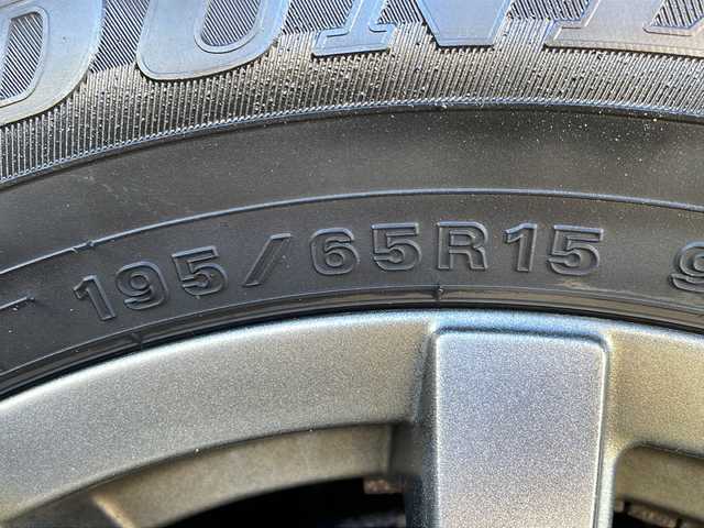 トヨタ エスクァイア Xi 青森県 2016(平28)年 14.2万km ブラック 4WD/寒冷地仕様/純正SDナビ・フルセグTV/CD・DVD・Bluetooth・SD/バックカメラ/OP両側パワースライドドア/セーフティセンスC/プリクラッシュセーフティ/レーンディパーチャーアラート/オートマチックハイビーム/リアオートエアコン/ワイパーデアイサー/純正ビルトインETC/LEDヘッドライト/フォグライト/社外15インチアルミホイール/スマートキー/OPプッシュスタート
