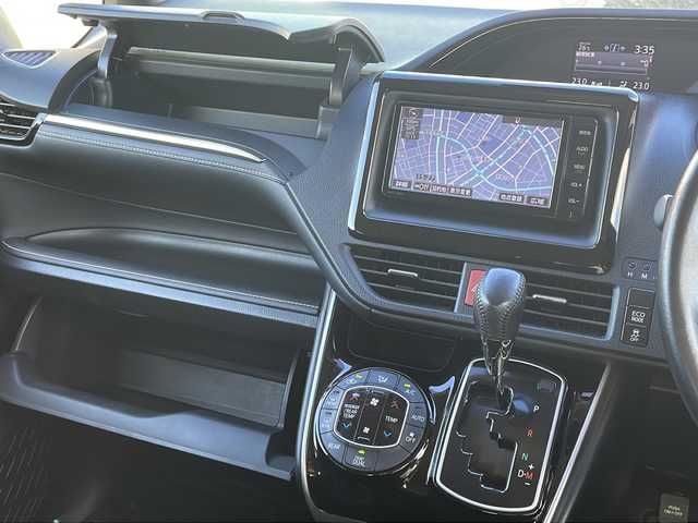 トヨタ エスクァイア Xi 青森県 2016(平28)年 14.2万km ブラック 4WD/寒冷地仕様/純正SDナビ・フルセグTV/CD・DVD・Bluetooth・SD/バックカメラ/OP両側パワースライドドア/セーフティセンスC/プリクラッシュセーフティ/レーンディパーチャーアラート/オートマチックハイビーム/リアオートエアコン/ワイパーデアイサー/純正ビルトインETC/LEDヘッドライト/フォグライト/社外15インチアルミホイール/スマートキー/OPプッシュスタート