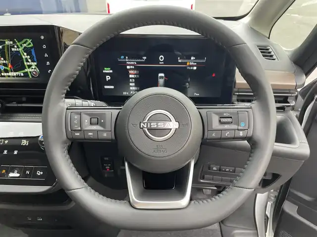 日産 セレナ e－パワー ハイウェイスター V 滋賀県 2025(令7)年 0.1千km プリズムホワイト 登録済未使用車/純正12.3型ナビ/（フルセグTV/HDMI/BT/USB/FM/AM）/インテリジェントエマージェンシーブレーキ/インテリジェントFCW（前方衝突予測警報）/インテリジェントLI（車線逸脱防止支援）/LDW（車線逸脱警報）/ハイビームアシスト/BSW（後側方車両検知警報）/RCTA（後退時車両検知警報）/インテリジェントDA（ふらつき警報）/標識検知機能/SOSコール/純正フリップダウンモニター/インテリジェントアラウンドビューモニター/ビルトインETC2.0/インテリジェントルームミラー/前後ドライブレコーダー/両側パワースライドドア/前後ソナー/ハーフレザーシート/置くだけ充電/電動パーキングブレーキ/LEDヘッドライト/純正16インチAW