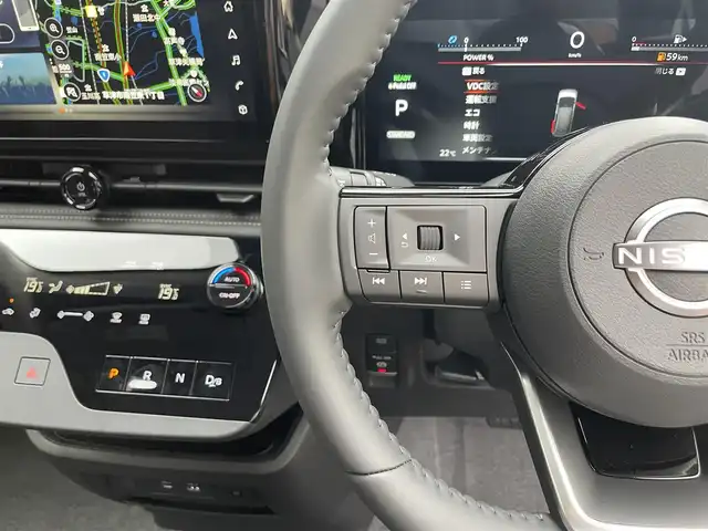 日産 セレナ e－パワー ハイウェイスター V 滋賀県 2025(令7)年 0.1千km プリズムホワイト 登録済未使用車/純正12.3型ナビ/（フルセグTV/HDMI/BT/USB/FM/AM）/インテリジェントエマージェンシーブレーキ/インテリジェントFCW（前方衝突予測警報）/インテリジェントLI（車線逸脱防止支援）/LDW（車線逸脱警報）/ハイビームアシスト/BSW（後側方車両検知警報）/RCTA（後退時車両検知警報）/インテリジェントDA（ふらつき警報）/標識検知機能/SOSコール/純正フリップダウンモニター/インテリジェントアラウンドビューモニター/ビルトインETC2.0/インテリジェントルームミラー/前後ドライブレコーダー/両側パワースライドドア/前後ソナー/ハーフレザーシート/置くだけ充電/電動パーキングブレーキ/LEDヘッドライト/純正16インチAW