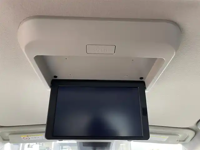 日産 セレナ e－パワー ハイウェイスター V 滋賀県 2025(令7)年 0.1千km プリズムホワイト 登録済未使用車/純正12.3型ナビ/（フルセグTV/HDMI/BT/USB/FM/AM）/インテリジェントエマージェンシーブレーキ/インテリジェントFCW（前方衝突予測警報）/インテリジェントLI（車線逸脱防止支援）/LDW（車線逸脱警報）/ハイビームアシスト/BSW（後側方車両検知警報）/RCTA（後退時車両検知警報）/インテリジェントDA（ふらつき警報）/標識検知機能/SOSコール/純正フリップダウンモニター/インテリジェントアラウンドビューモニター/ビルトインETC2.0/インテリジェントルームミラー/前後ドライブレコーダー/両側パワースライドドア/前後ソナー/ハーフレザーシート/置くだけ充電/電動パーキングブレーキ/LEDヘッドライト/純正16インチAW