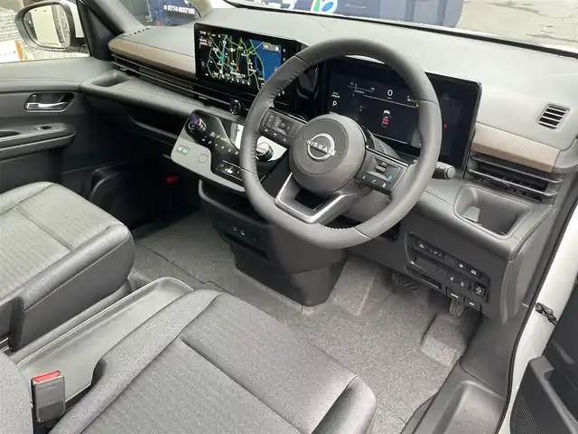 日産 セレナ e－パワー ハイウェイスター V 滋賀県 2025(令7)年 0.1千km プリズムホワイト 登録済未使用車/純正12.3型ナビ/（フルセグTV/HDMI/BT/USB/FM/AM）/インテリジェントエマージェンシーブレーキ/インテリジェントFCW（前方衝突予測警報）/インテリジェントLI（車線逸脱防止支援）/LDW（車線逸脱警報）/ハイビームアシスト/BSW（後側方車両検知警報）/RCTA（後退時車両検知警報）/インテリジェントDA（ふらつき警報）/標識検知機能/SOSコール/純正フリップダウンモニター/インテリジェントアラウンドビューモニター/ビルトインETC2.0/インテリジェントルームミラー/前後ドライブレコーダー/両側パワースライドドア/前後ソナー/ハーフレザーシート/置くだけ充電/電動パーキングブレーキ/LEDヘッドライト/純正16インチAW