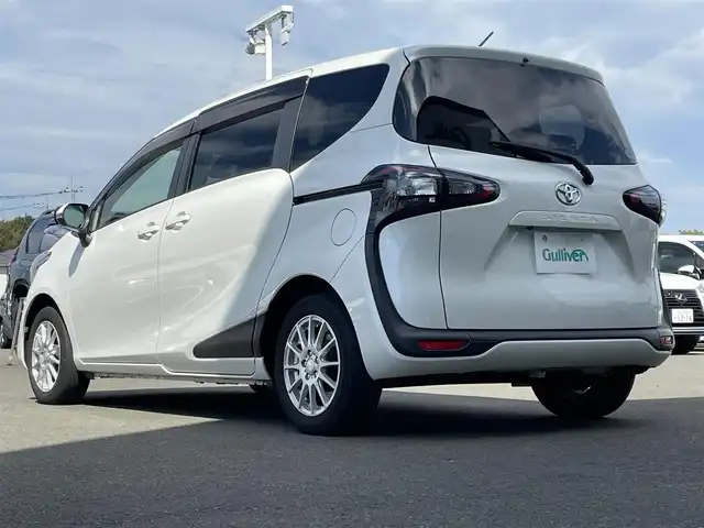 トヨタ シエンタ G クエロ 東京都 2017(平29)年 3.8万km ホワイトパールクリスタルシャイン ワンオーナー/トヨタセーフティセンスC /・プリクラッシュセーフティ/・レーンディパーチャーアラート/・オートマチックハイビーム/プッシュスタート/アイドリングストップ/純正ナビ/フルセグTV/バックカメラ/ETC/両側パワースライドドア/ハーフレザーシート/純正フロアマット/LEDヘッドライト/ドアバイザー/15インチ社外アルミホイール/スマートキー