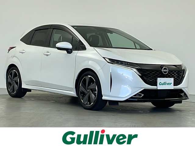 日産 オーラ G レザーエディション 岐阜県 2022(令4)年 2.7万km ピュアホワイトパール 日産コネクト9インチナビ/AM FM/Bluetooth /AppleCarPlay/AndroidAuto/USB/HDMI/BOSEサウンドシステム/レザーシート/革巻きステアリング/ステアリングリモコン/置くだけ充電機/ビルトインETC/デジタルインナーミラー/プロパイロット/レーダークルーズコントロール/横滑り防止装置/ハンドル支援/車線逸脱警報/車線逸脱防止支援/後側方車両検知/後側方衝突防止支援/エマージェンシーブレーキ/速度標識認識機能/ルート減速支援/制限速度支援/駐車支援/移動物検知/後退時車両検知警報/ふらつき警報/トレースコントロール