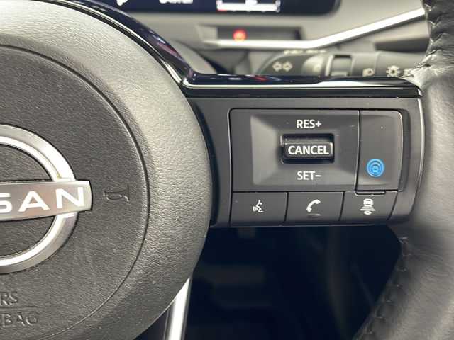 日産 オーラ G レザーエディション 岐阜県 2022(令4)年 2.7万km ピュアホワイトパール 日産コネクト9インチナビ/AM FM/Bluetooth /AppleCarPlay/AndroidAuto/USB/HDMI/BOSEサウンドシステム/レザーシート/革巻きステアリング/ステアリングリモコン/置くだけ充電機/ビルトインETC/デジタルインナーミラー/プロパイロット/レーダークルーズコントロール/横滑り防止装置/ハンドル支援/車線逸脱警報/車線逸脱防止支援/後側方車両検知/後側方衝突防止支援/エマージェンシーブレーキ/速度標識認識機能/ルート減速支援/制限速度支援/駐車支援/移動物検知/後退時車両検知警報/ふらつき警報/トレースコントロール
