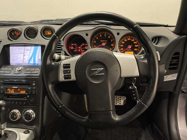 日産 フェアレディ Ｚ バージョンT 新潟県 2007(平19)年 13.4万km ブレードシルバー 純正ナビ/ＥＴＣ/ドライブレコーダー/リモコンキー/純正AW/HIDヘッドライト/黒革シート/パワーシート/シートヒーター/MTモード